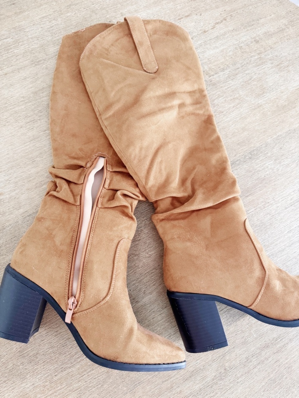 Tall Suede Slouch Knee-High Boots in Tan 6.5 - Picture 4 of 5